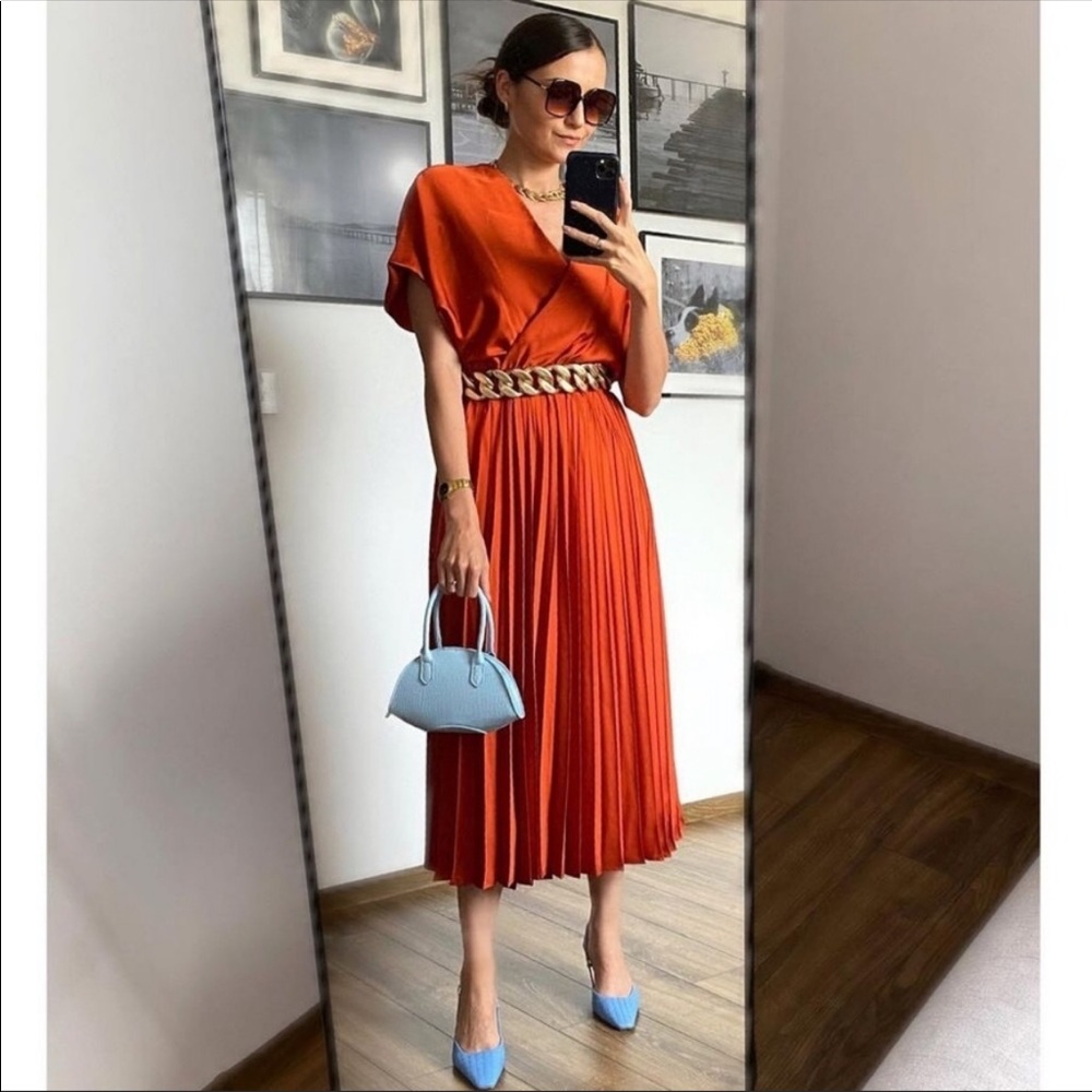 Mango🔥 Pleated skirt dress satin effect - Picture 1 of 12